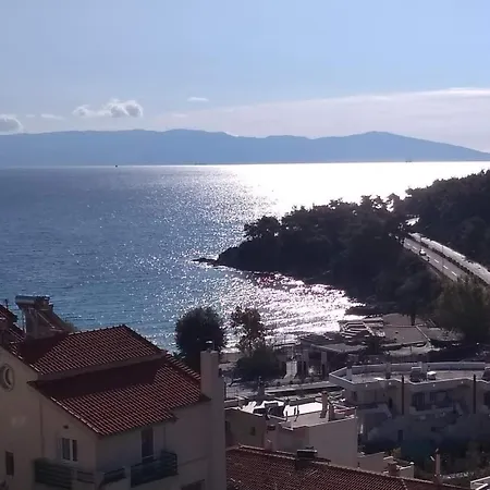 Iris Deluxe 3 Apartment *